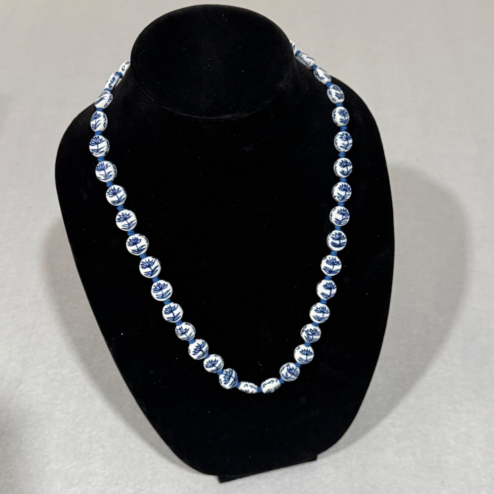 Vintage Chinese Export Necklace Women Blue White Porcelain Floral Beaded 25in